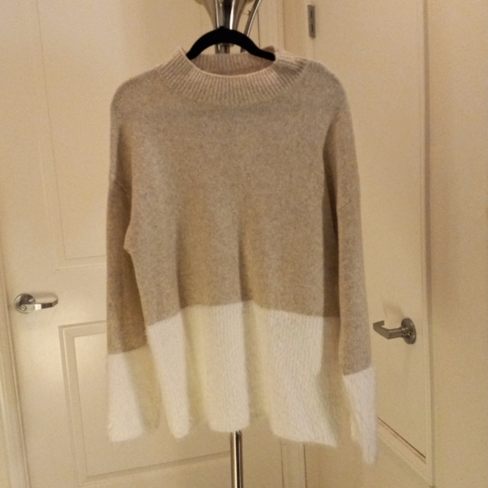 Ady P round neck sweater. Two  tone Oatmeal and white